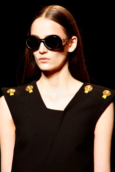 Look 4